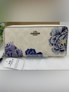 Coach X Kaffe Fassett Zip Around Wallet NWT w dust bag